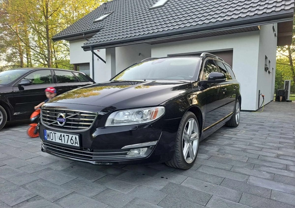 Volvo V70 cena 43600 przebieg: 318689, rok produkcji 2016 z Otwock małe 562